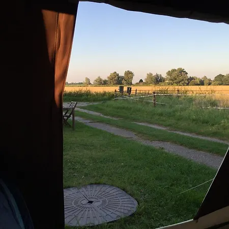 In The Middle Of Green Nowhere אוהל מפואר Pannerden