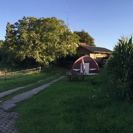 In The Middle Of Green Nowhere אוהל מפואר *